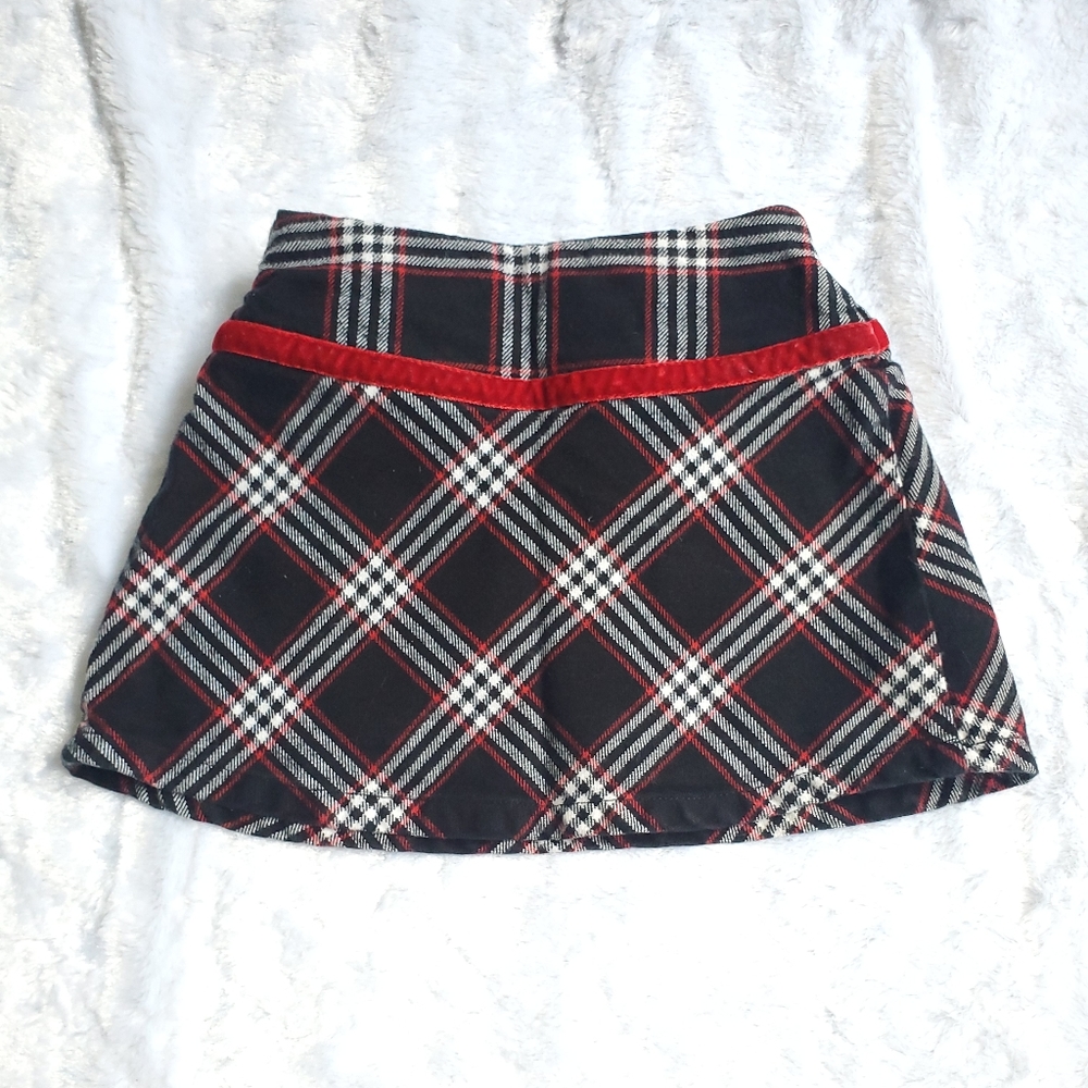 Plaid Skirt Black with white and red plaid 12-18